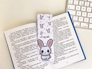 Nejsou to jen konverzační karty, co dělají radost 💌 Na e-shopu najdete i drobnosti, které potěší duši – třeba tuhle...